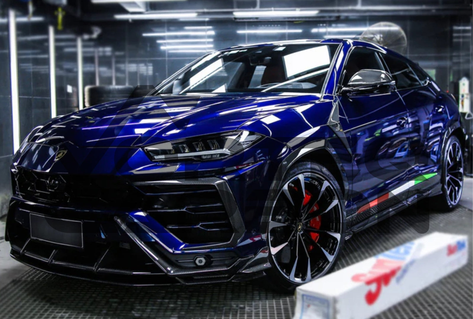 Carbon Fiber T Style Fender Flare Set (6 Pieces) Lamborghini Urus.