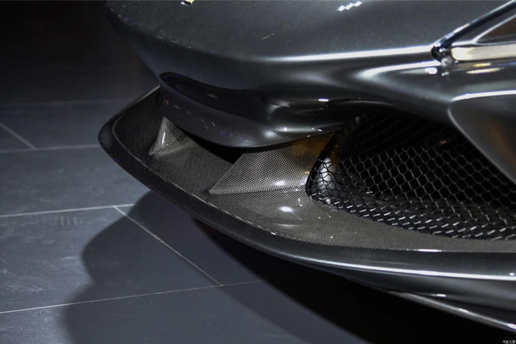 Carbon Fiber Front Lip Splitter - Ferrari F8 (2019-2023)