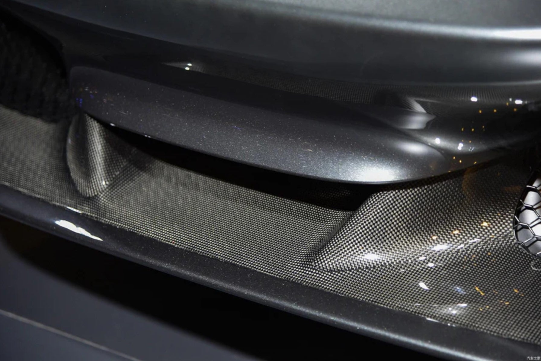 Carbon Fiber Front Lip Splitter - Ferrari F8 (2019-2023)