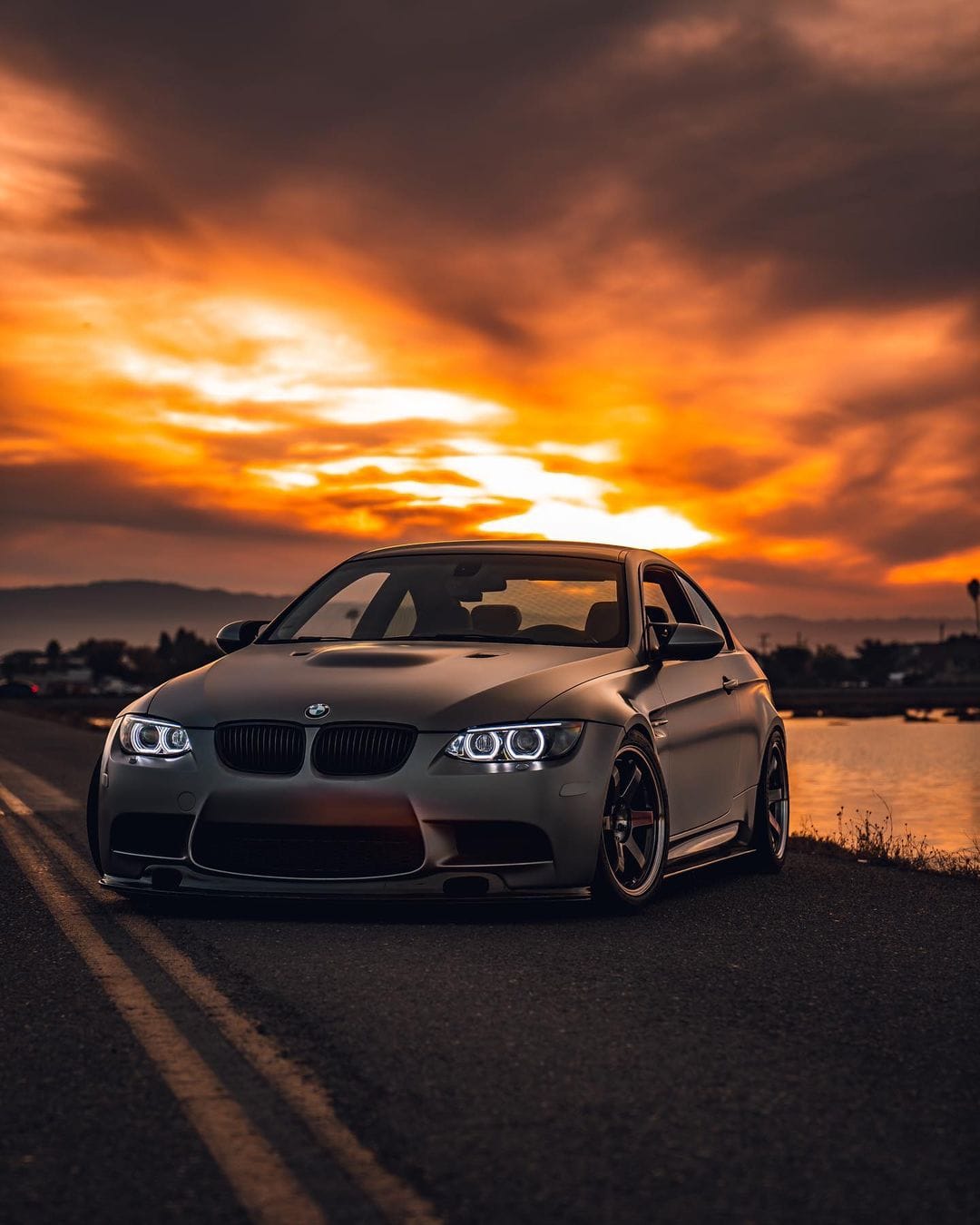 Gloss Black Front Kidney Grilles (Single Slat) - BMW E92 E93