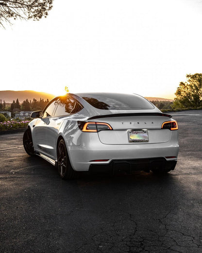Carbon Fiber Trunk Spoiler V Style - Tesla Model 3